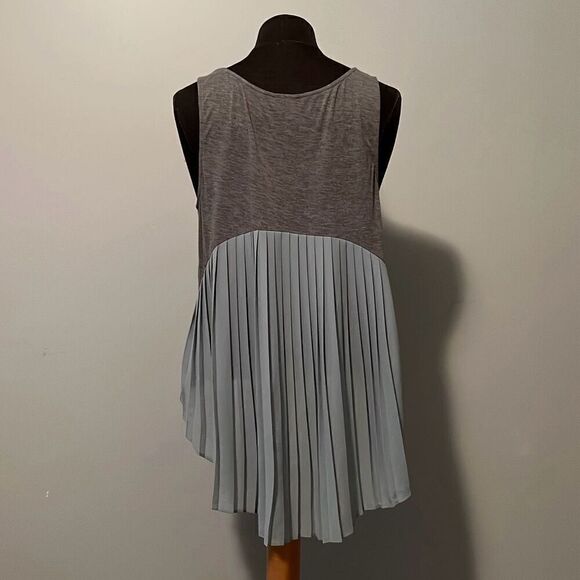 Urban Outfitters Sparkle & Fade Womens Gray high Low Hem Pleated Tank Top - Picture 3 of 9